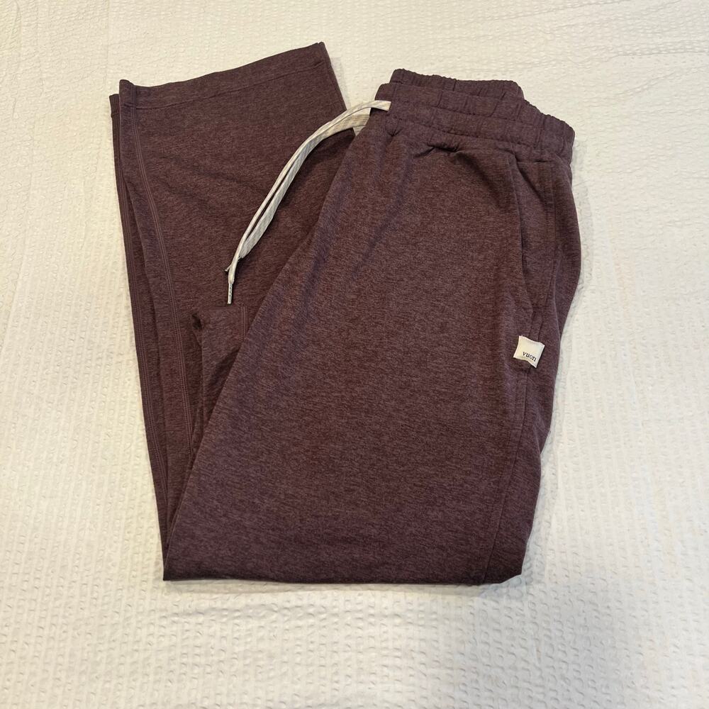 Vuori Women's Leggings in Deep Purple